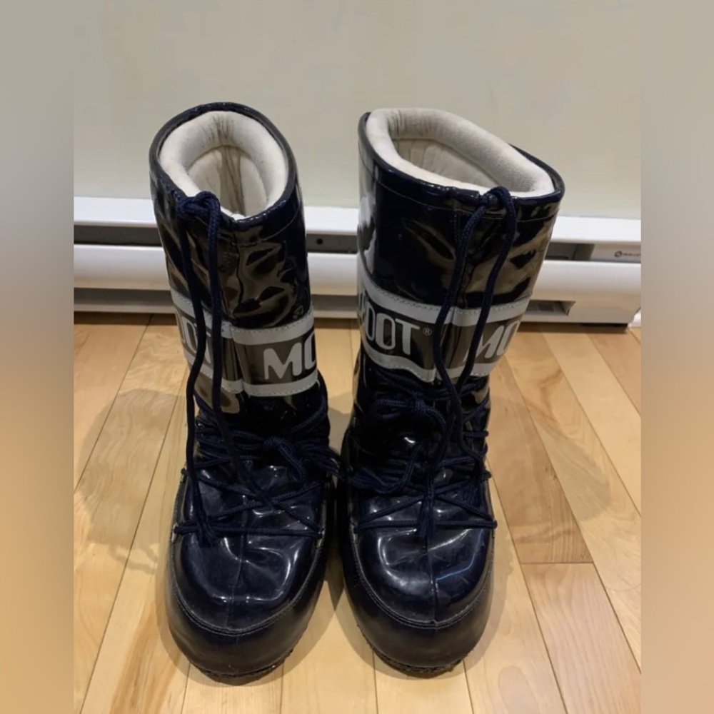 Used Navy Blue moon boot women Size 39/41 Eu